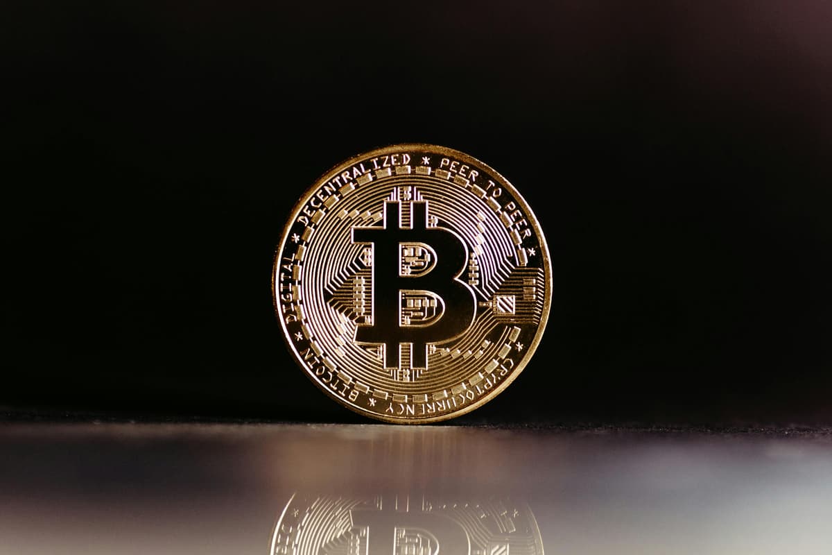 Bitcoin Price Today: Holds $73,000 Pivot as Bulls Target $76,300 Squeeze