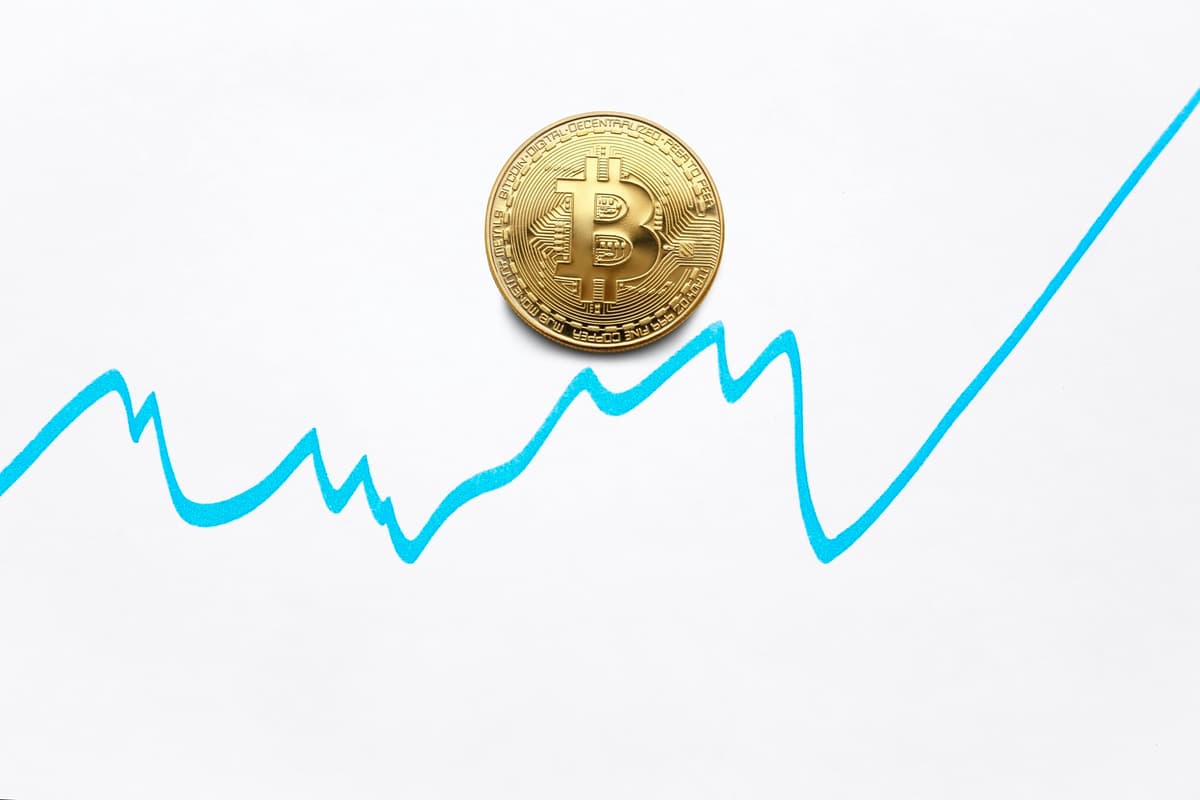Bitcoin Price Today: Fights $74,000 Ceiling as Bulls Target $78,000 CME Gap
