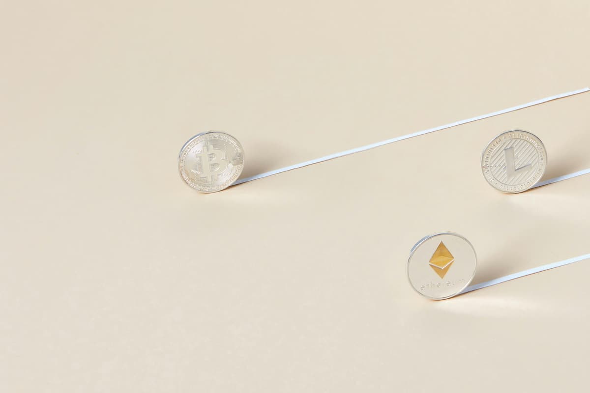 Bitcoin Price Today: Rebounds Above $70,000 as Bears Fade $72,000–$76,000 Rallies